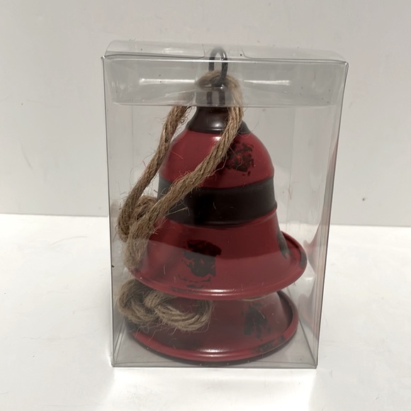 Rustic Country Red Bells - Picture 4 of 4